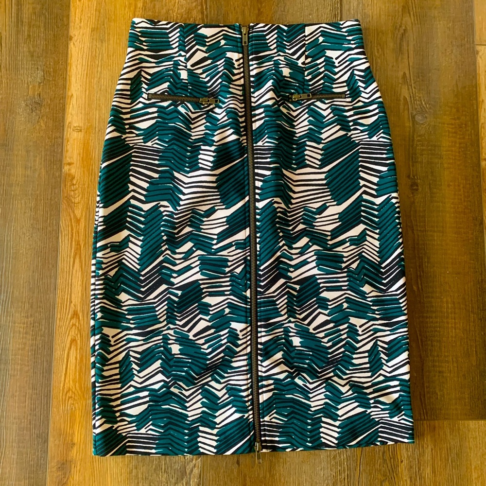 Geo print front zipper pencil skirt